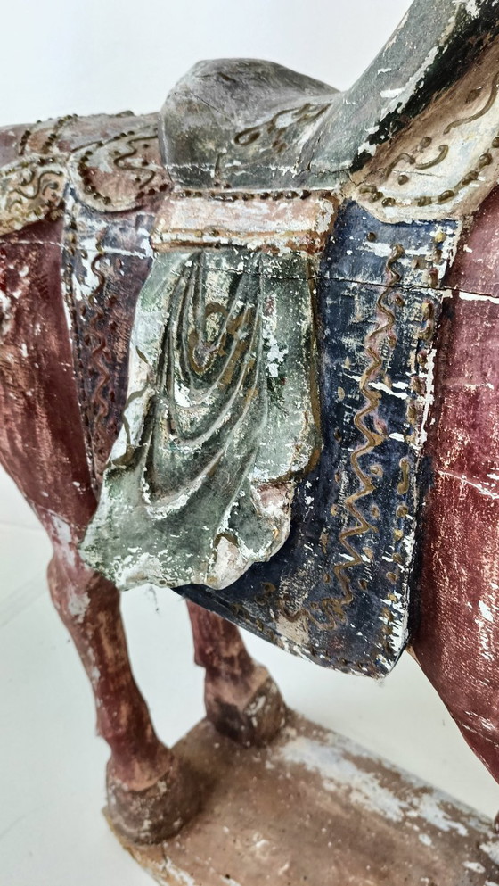 Image 1 of Hermosa estatua antigua de caballo de madera de la dinastía Tang