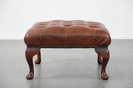 Image 1 of Elegante reposapiés Chesterfield de piel de vacuno