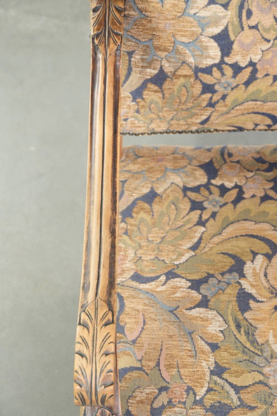 Image 1 of Sierlijke antieke eikenhouten fauteuil/ bijzet/ bureaustoel met een luxe dikke stof met bloemen motieven