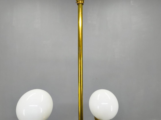 Image 1 of Lámpara de araña Art Déco ajustable de latón con cristal opalino, década de 1930.