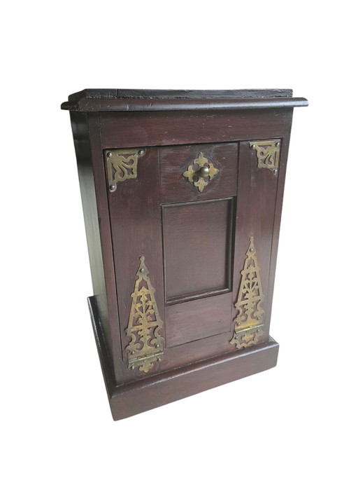 Antique wooden coal box with brass fittings – full of character