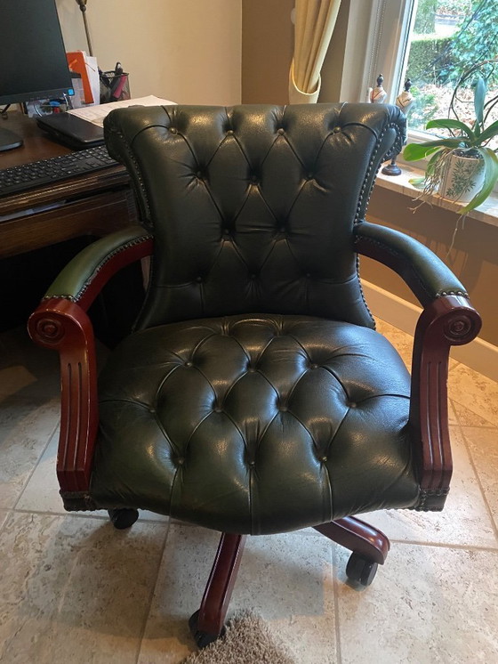 Image 1 of Poltrona direzionale Chesterfield antica