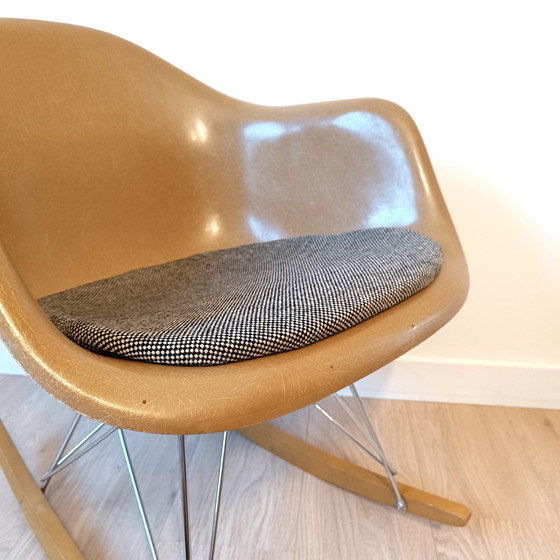 Image 1 of Mid century RAR fiberglass rocking chair by Eames – Vitra