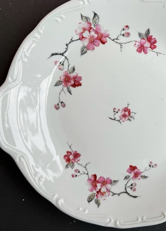 Image 1 of Piatto rotondo bianco con motivi di fiori di melo, numerato, porcellana Sologne