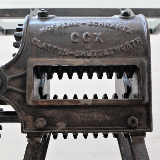 Image 1 of Mesa de bar industrial icónica