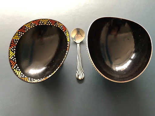 2 ostrich egg dishes with 1 matching spoon