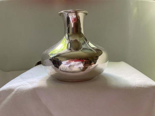 Versilberte Vase, klassisch