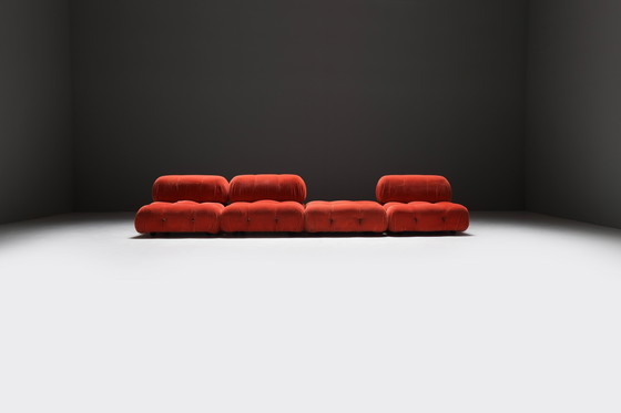 Image 1 of Modulaire bank Mario Bellini "Camaleonda" in rood ribfluweel - Vroege B&B Italia ed.