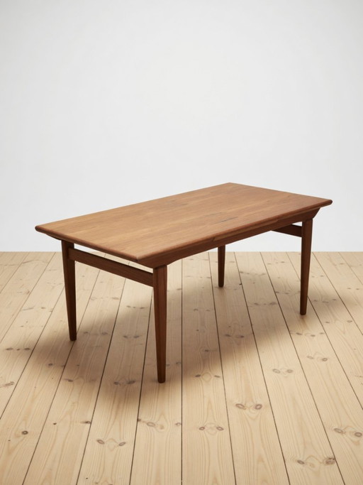 Deense teakhouten eettafel uit de jaren 60 van Ærthøj Jensen + Mølholm, jaren 60.