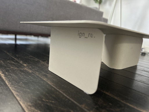 Table basse Surf - L110 cm - B 52 cm - H 25 cm - nieuwprijs € 589 - ontwerper Marc Th. van der Voorn