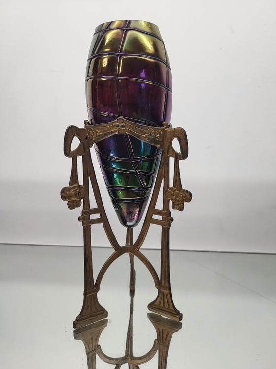 Jarrón de cristal iridiscente Loetz en latón, estilo Art Nouveau, Bohemia, ca. 1900. – Jarrones, Glass (photo 10 of 10)
