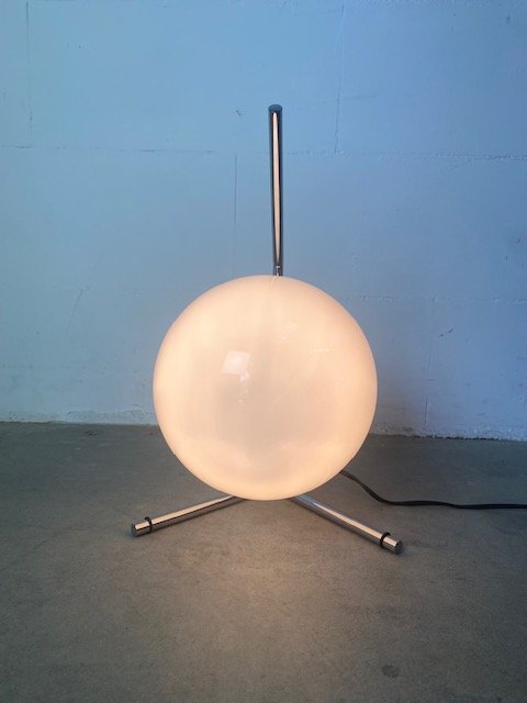 Image 1 of Flos IC light Low T1 Design Michael Anastassiades