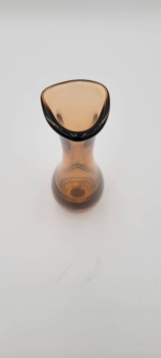 Amber glass vase (photo 3 of 5)
