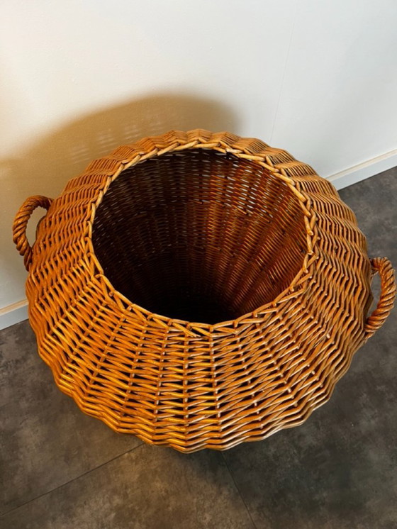 Image 1 of Grote vintage rieten mand met handvatten