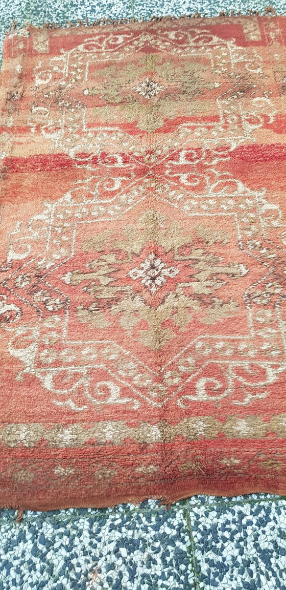 Image 1 of Alfombra bereber de lana anudada a mano, 193 x 115 cm