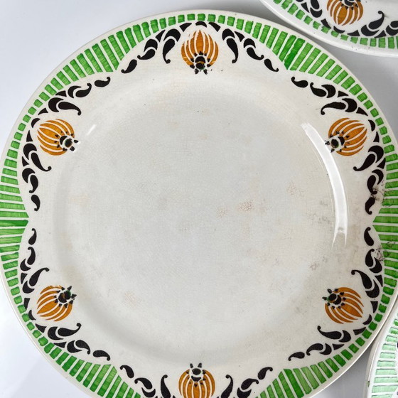 Image 1 of Ensemble de 7 assiettes à dessert Sarreguemines « Maroussia », début du XXe siècle