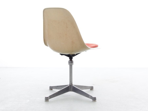 Image 1 of Suite aus 4 drehbaren Space Age-Stühlen. Bezug aus dem Original. Charles Eames - Herman Miller
