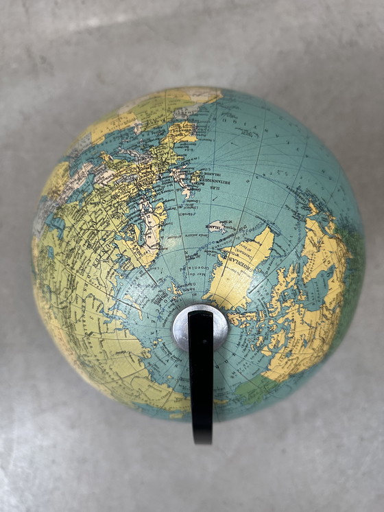 Image 1 of Vintage globe - Philips Challenge Globes