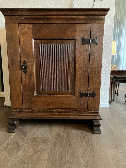 Antieke spinde / voorraadkast