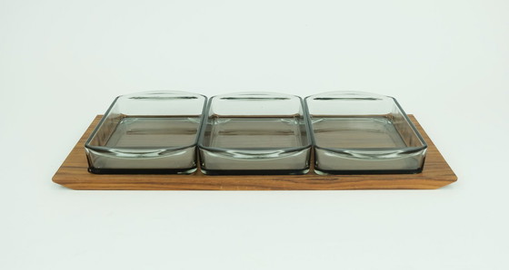 Image 1 of SET DA SERVIRE moderno danese vassoio in teak con ciotole in vetro anni '60