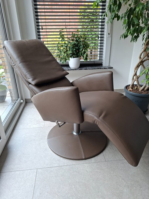 Sillón reclinable de piel Durlet Aston – Diseño de Anita Schmidt