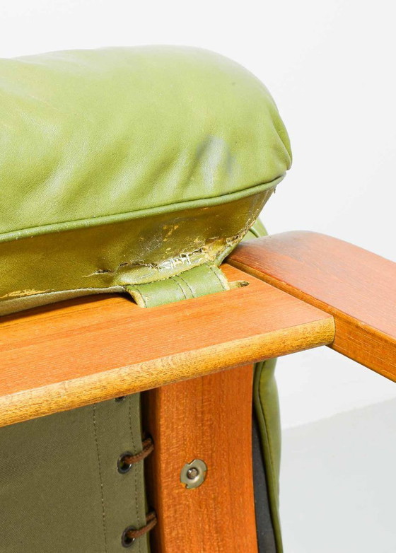 Image 1 of Comodísimo sofá lounge Rybo Rykken de dos plazas en cuero verde oliva de estilo escandinavo, de Elsa y Nordahl Solheim, años 60.