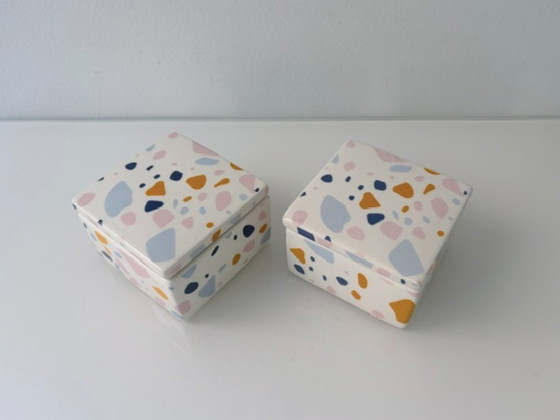 Set di 2 scatole in ceramica con design terrazzo – Ciotole (photo 5 of 9)