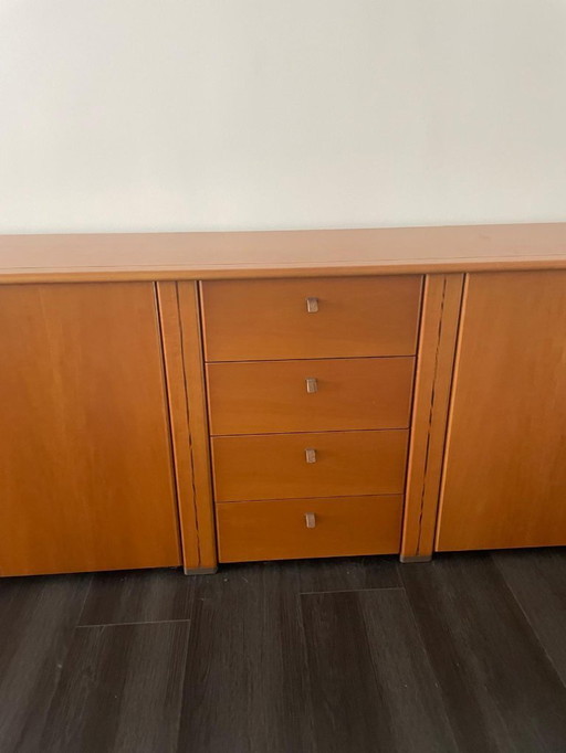 Molteni&C Essgruppe – Italienisches Design aus massivem Nussbaumholz