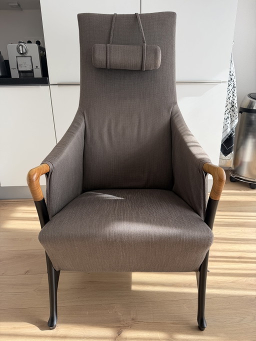 Progetti Wingchair met head roll van Georgetti