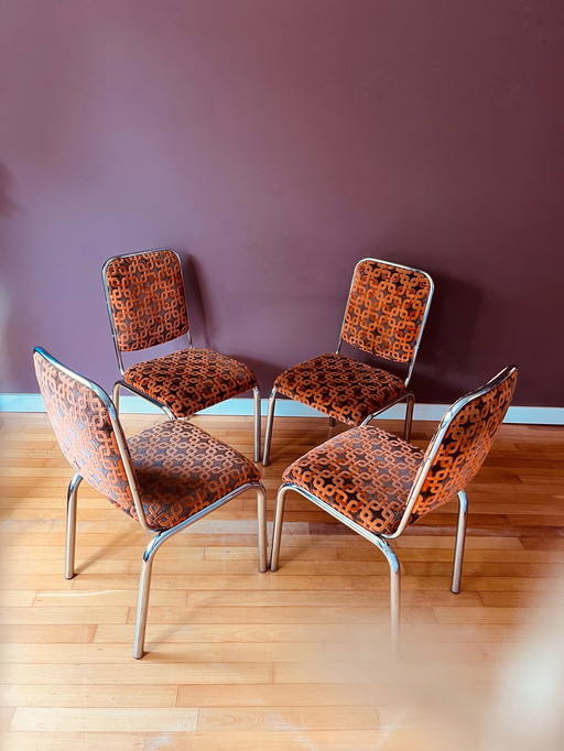 4 Vintage Scandinavian stoelen