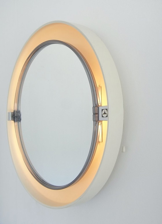 Image 1 of Miroir de salle de bain Electrolux des années 1970, éclairé et pivotant avec interrupteur à cordon
