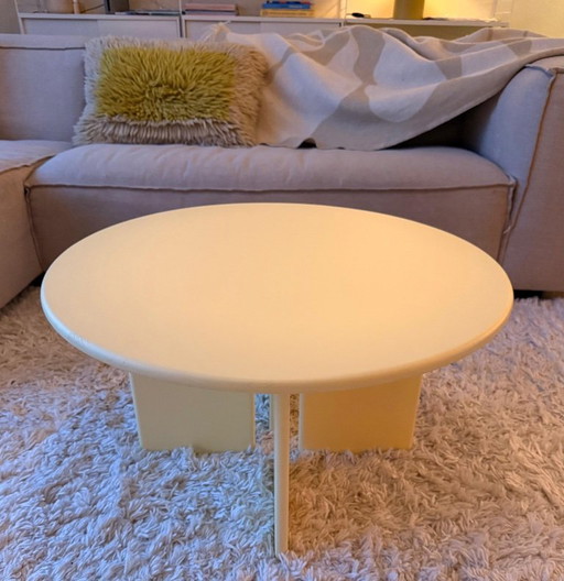 Table basse jaune tendre Studio Henk