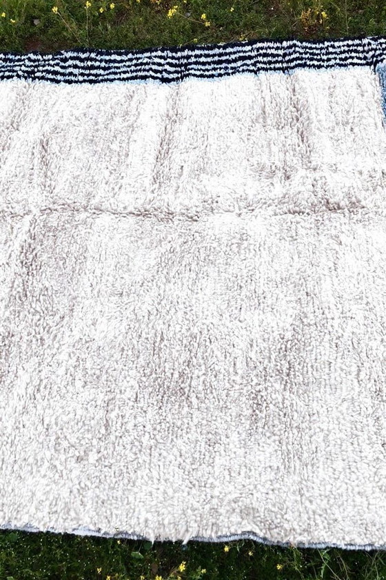 Image 1 of Handmade natural wool rug, traditionally crafted, size 200/300 cm