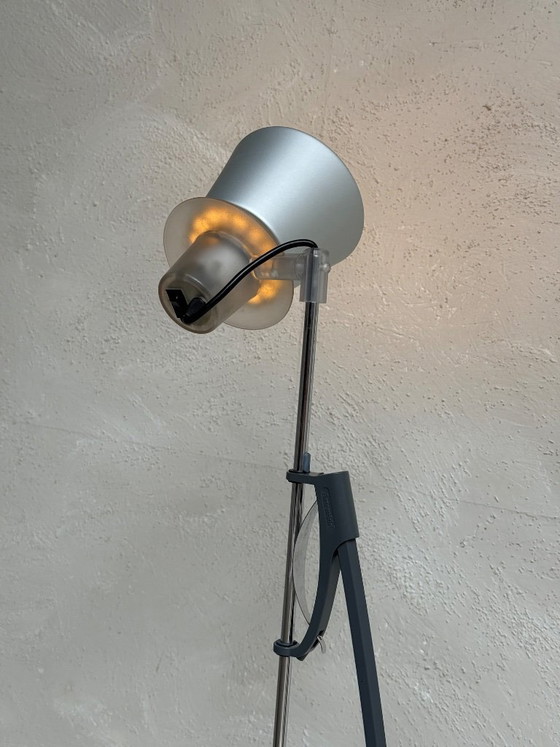 Lampadaire réglable Artemide par Enzo Mari, Italie, 1997 – Metal (photo 2 of 8)