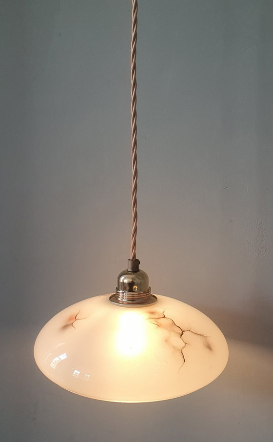 Vintage gemarmerder hanglamp - opaline glas - Art Deco – Hanglampen, Metal (photo 14 of 16)