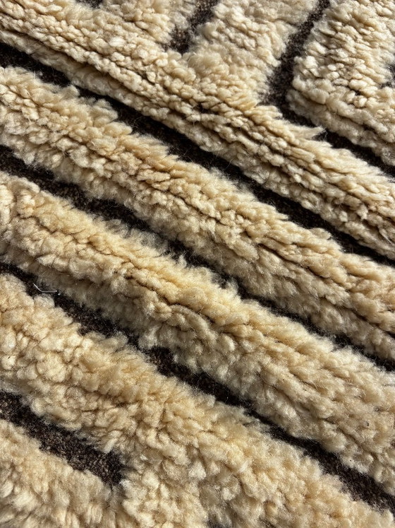 Image 1 of Small Handmade Moroccan Mrirt Wool Rug 100x160 cm– White Minimal Geometric Design 