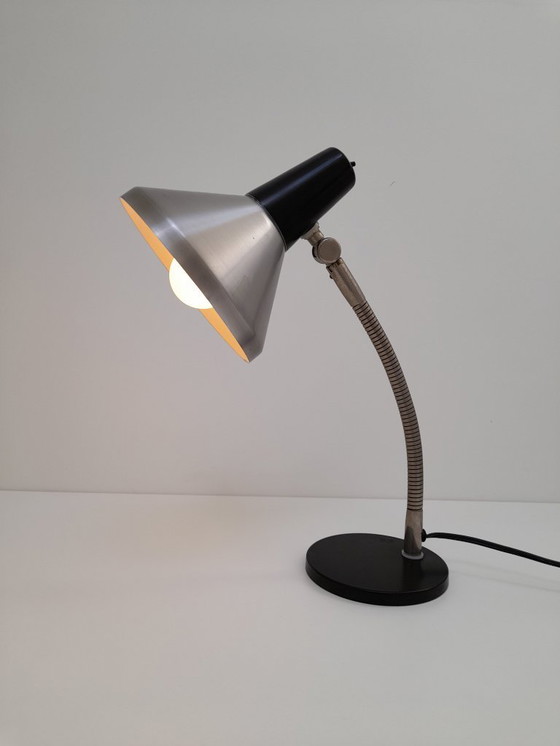 Image 1 of Iconische Hala Zeist bureaulamp – tijdloos design dat rust en focus brengt