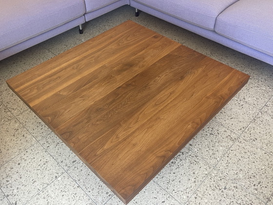 Image 1 of Couchtisch Sapura Nussbaum massiv