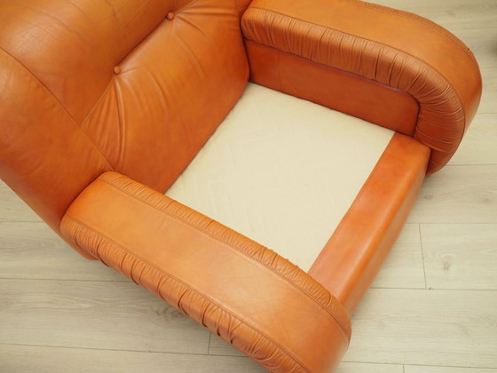 Image 1 of Fauteuil rouge, design danois, années 1970, production : Danemark