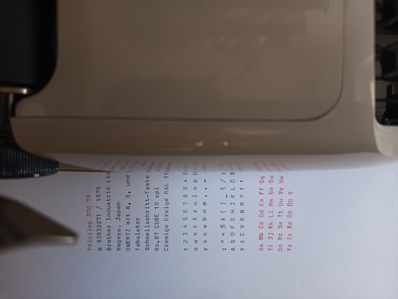 Image 1 of Macchina da scrivere Privileg 300 TR restaurata (1979) con carattere tipografico CUBE