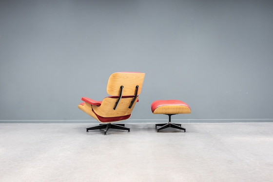 Image 1 of Sillón Eames + otomana