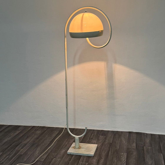 Image 1 of Harvey Guzzini Lampada da terra Space Age con base in marmo Design anni '70