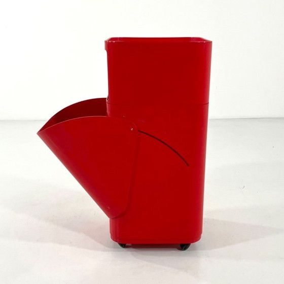 Image 1 of Roter Wäschekorb und Aufbewahrungsmöbel von Anna Castelli für Kartell, 1970er Jahre