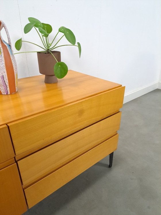 Image 1 of Mobile TV impiallacciato con cassetti e gambe in acciaio nero