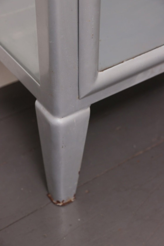 Image 1 of Vitrinekast