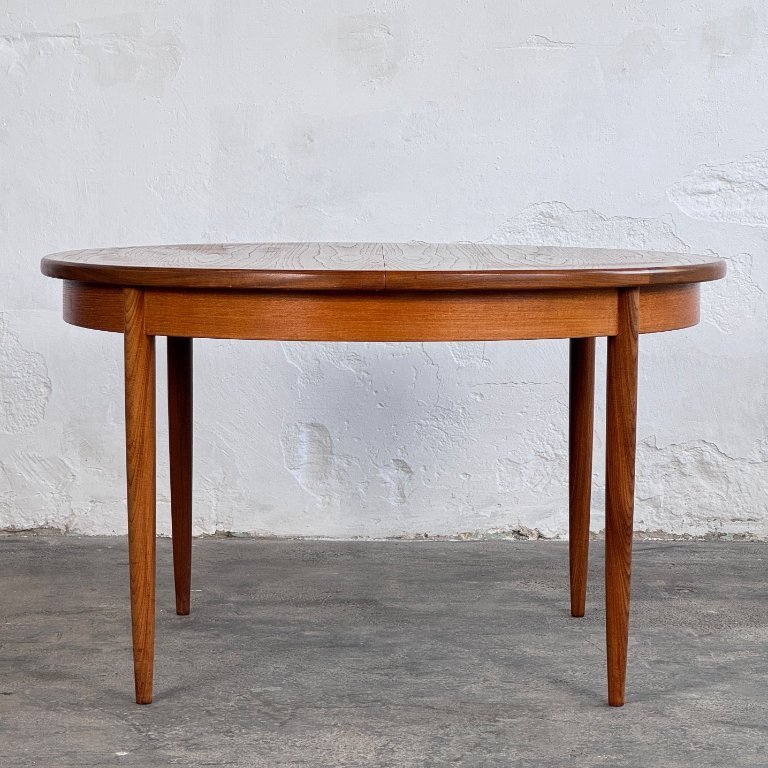 G-Plan Teak Round Extending Dining Table, 1970 | €795 | Whoppah