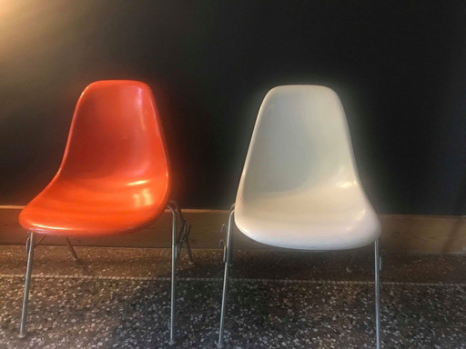 2 lots de 10 chaises Eames DSS Herman Miller – fibre de verre vintage – blanc & orange – 1960s – authentiques