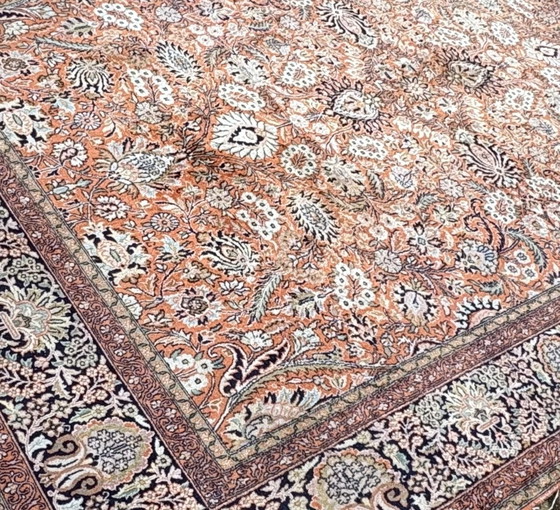 Image 1 of Persian rug (carpet)