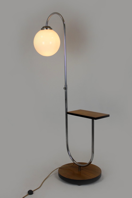 Image 1 of Gerestaureerde Art Deco Bauhaus vloerlamp van Jindrich Halabala, 1940S