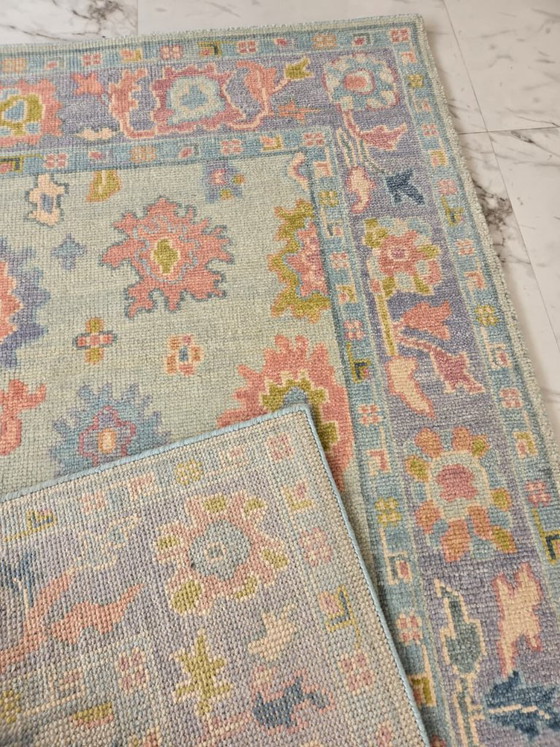Image 1 of Alfombra nueva de lana neozelandesa anudada a mano - Estampado floral gris - 183x122cm